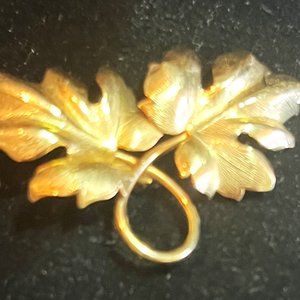 Vintage Carl Art Leaves Brooch  1/20 12K GF